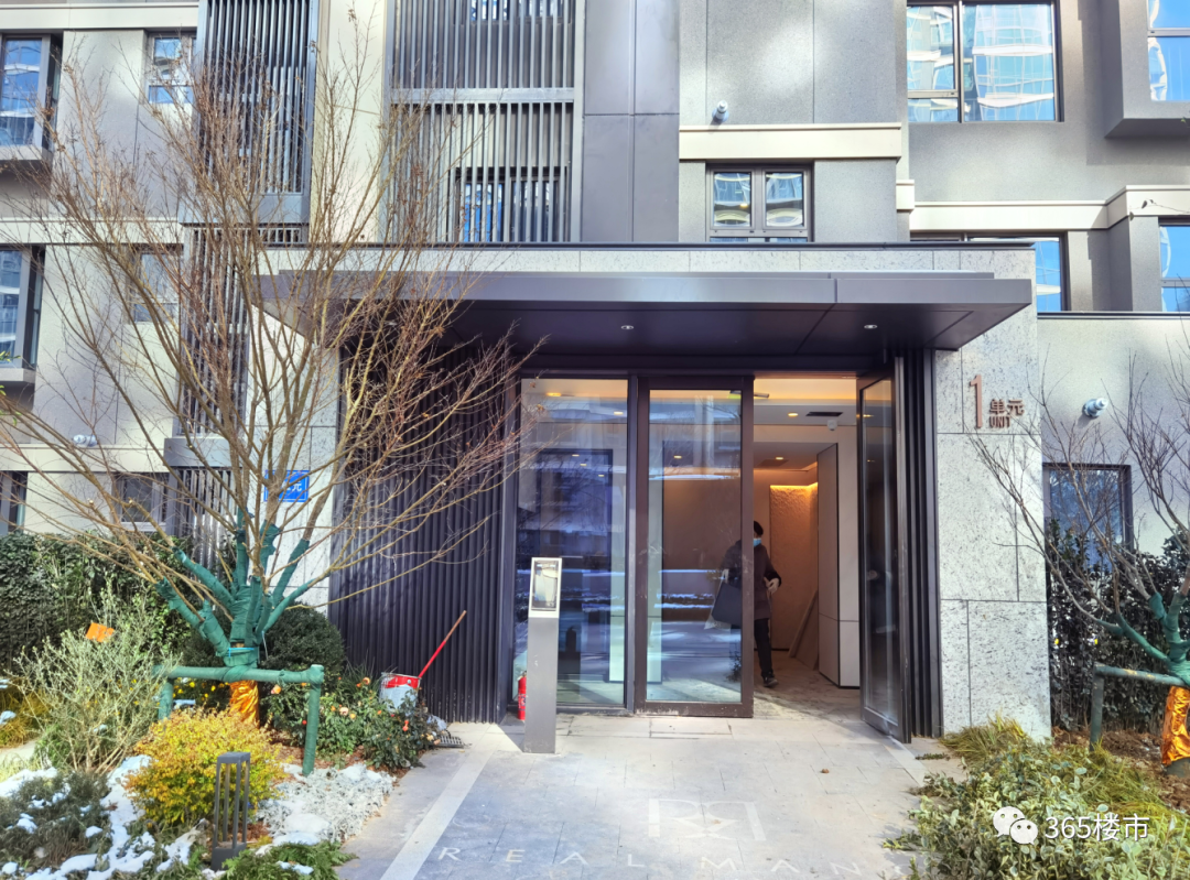 42万平含税刚交付1个月大校场红盘惊现捡漏房源