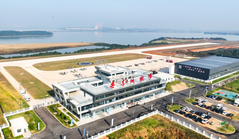 江西共青城:抢抓"机"遇 低空"展翅"