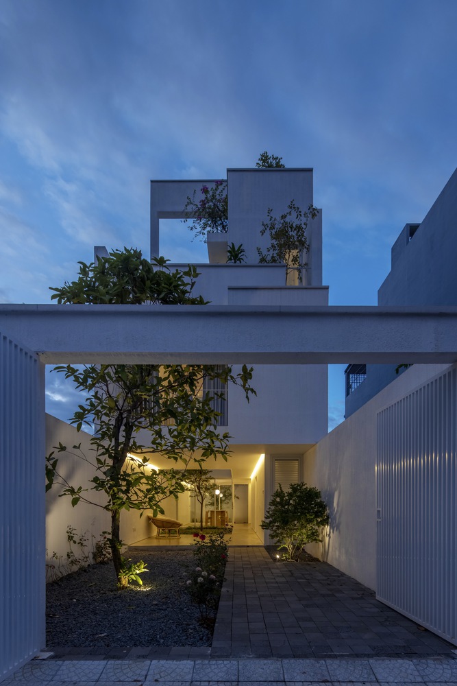 越南白色极简主义庭院别墅