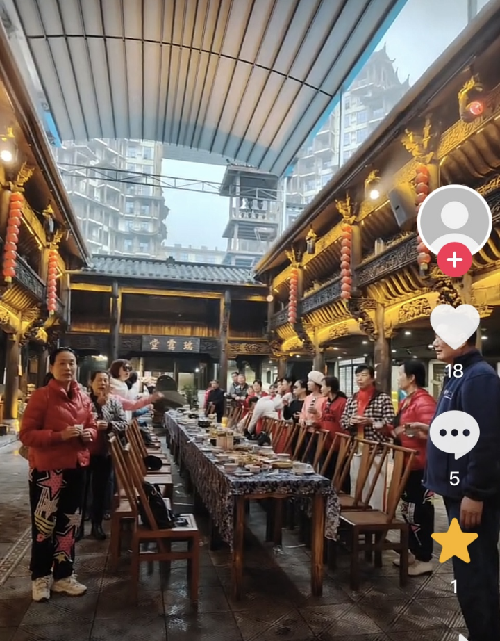 张家界棚顶坍塌的七十二奇楼知情人士称项目资金困难靠贷款维持