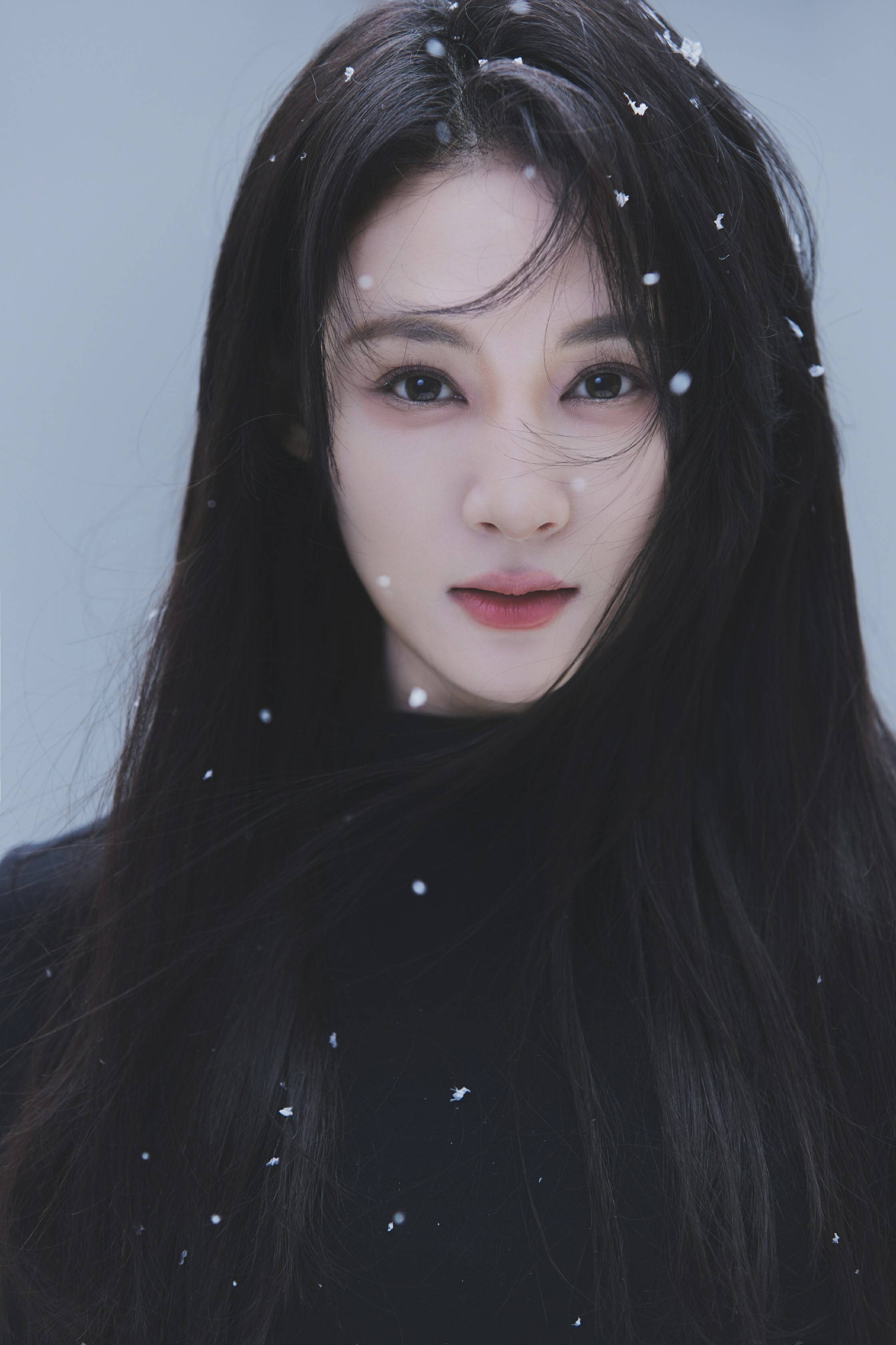 歌手刘洋洋现身央视春晚联排与歌迷亲密互动