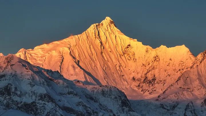 大年初一,日照金山!_财富号_东方财富网
