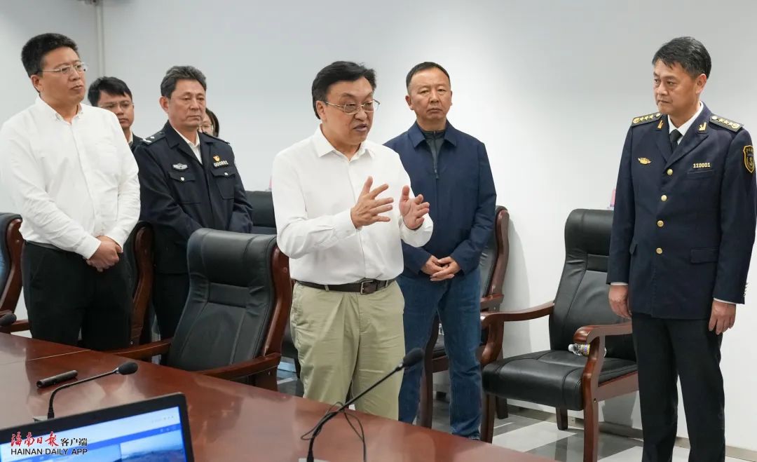 海南省委书记直面问题及时回应群众关切千方百计保障旅客平安顺利返程