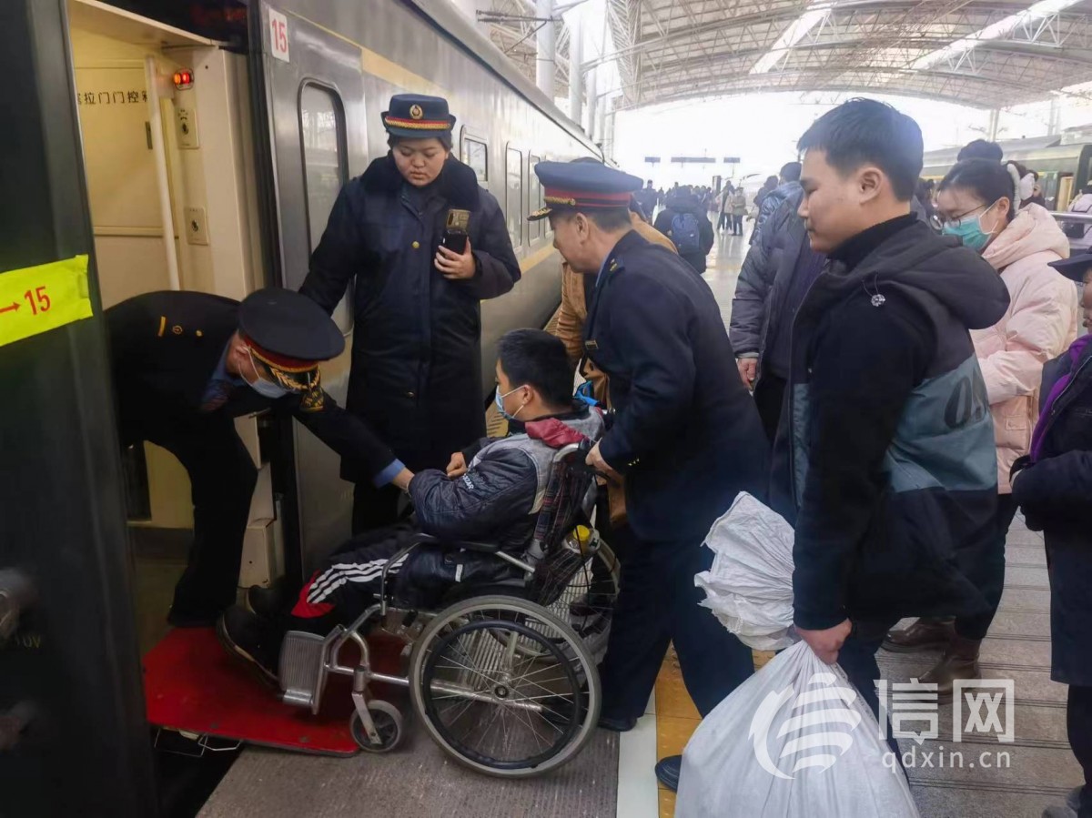 重点关注关心特殊旅客青岛客运段西宁车队赢群众赞誉