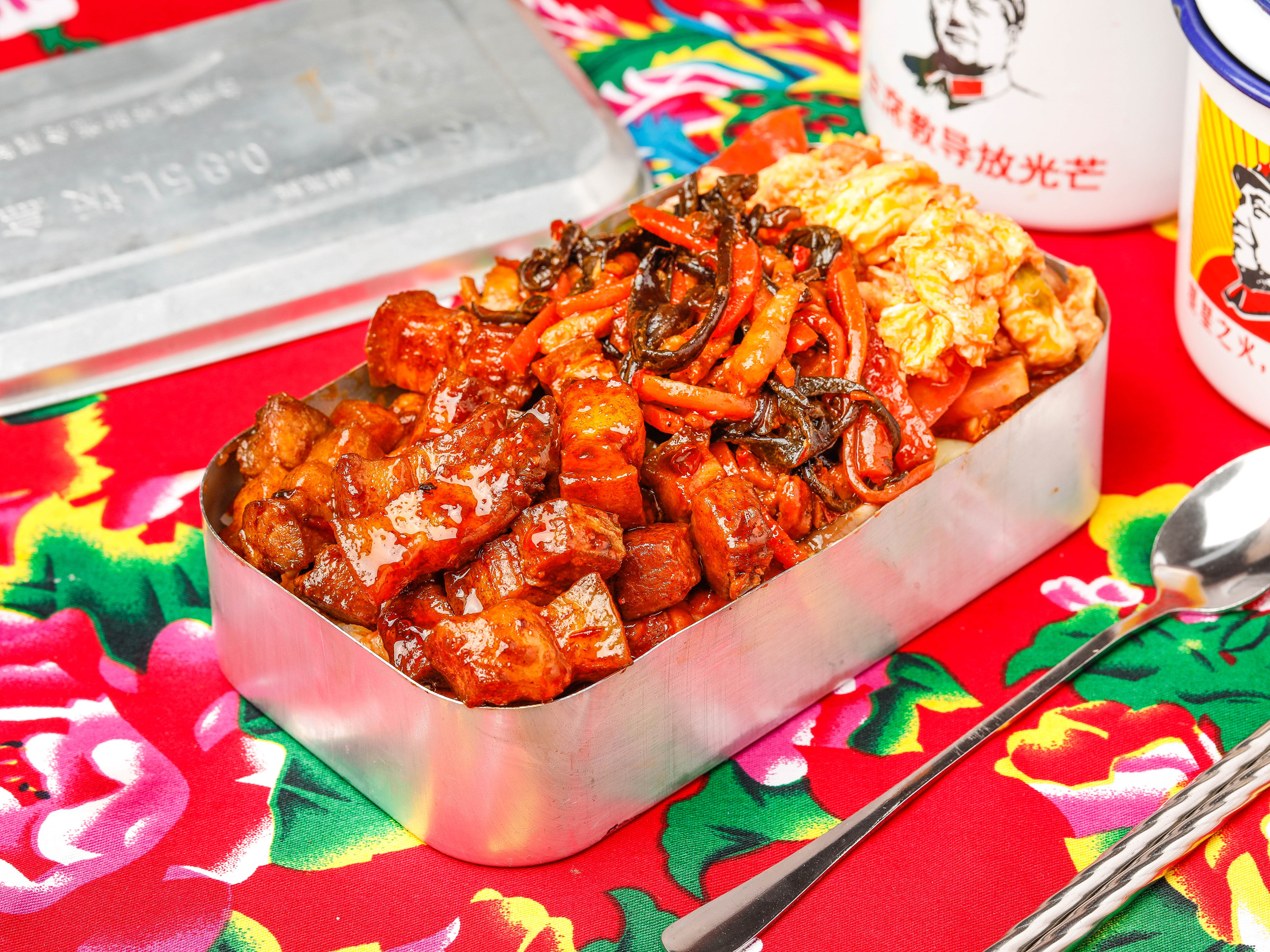 里的味道钢哥成都老盒饭虽是快餐川湘小炒飘散着令人垂涎的菜香小炒肉