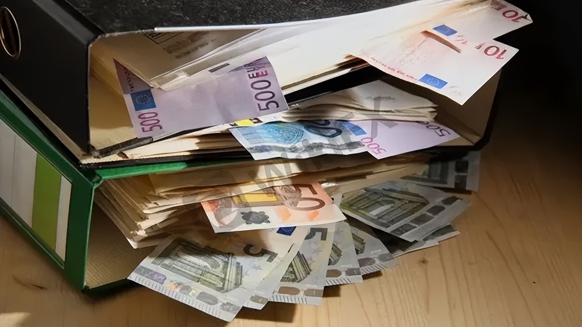 一,美元(usd)美元是全球强势货币,各国央行主要货币储备,美国政治经济