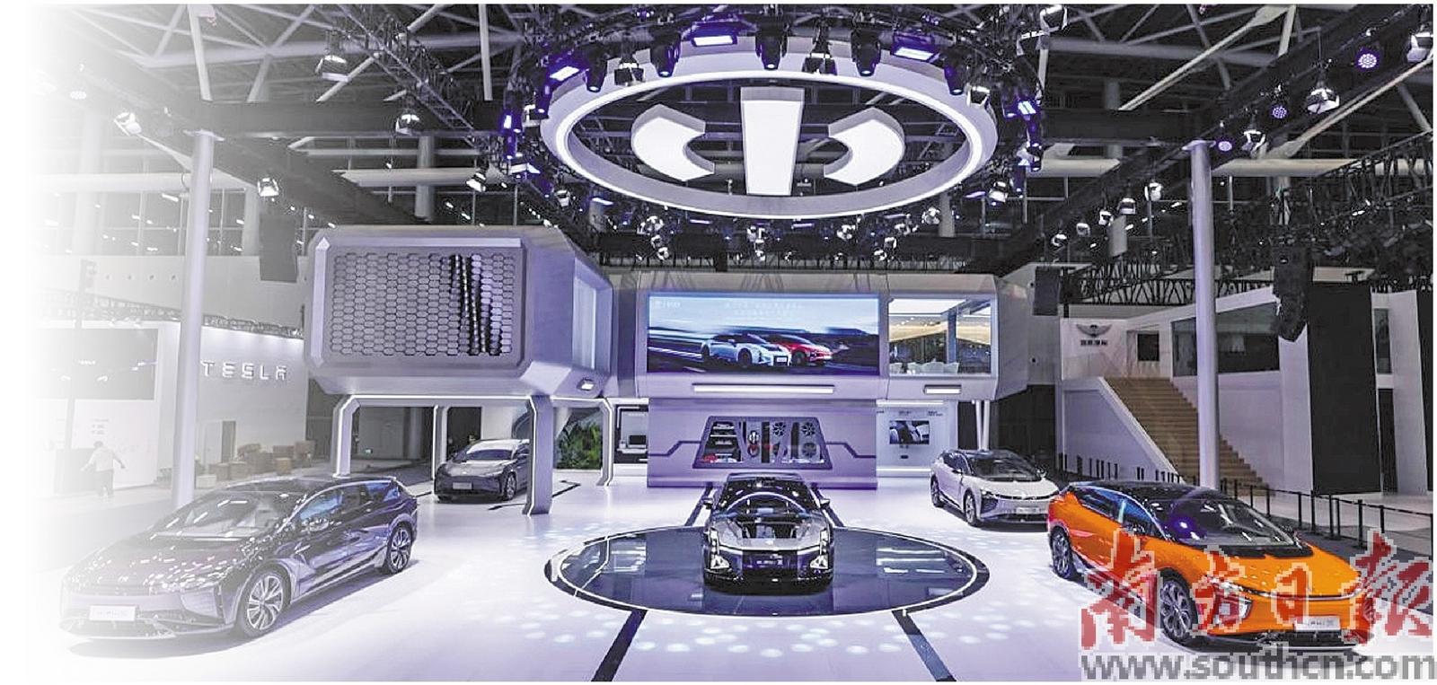 在第二十届广州国际汽车展上,高合汽车曾携双旗舰hiphi x,hiphi z亮相