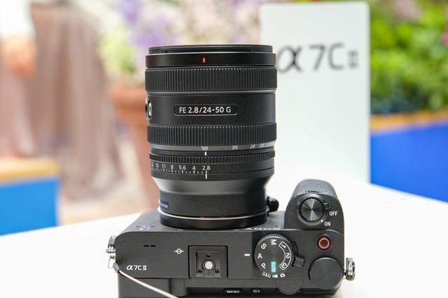 cp2024展会报道索尼2450mmf28新品镜头亮相