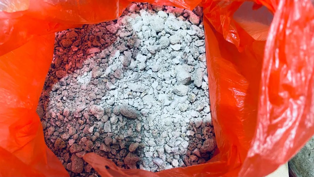 一场整治锂云母规范开采,冶炼的"环保风暴",多家锂盐企业先后宣布停产