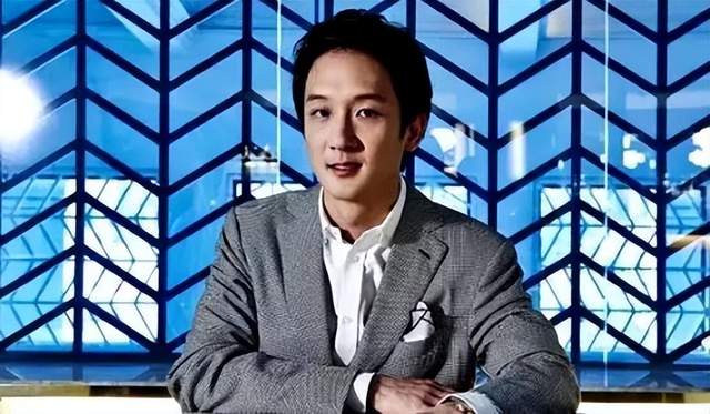 放弃千亿家产后悔了亚洲顶级富四代回归豪门版权游上演