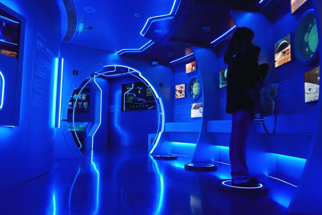 2035年的上海什么样在顶流地标玩转5dvr元宇宙