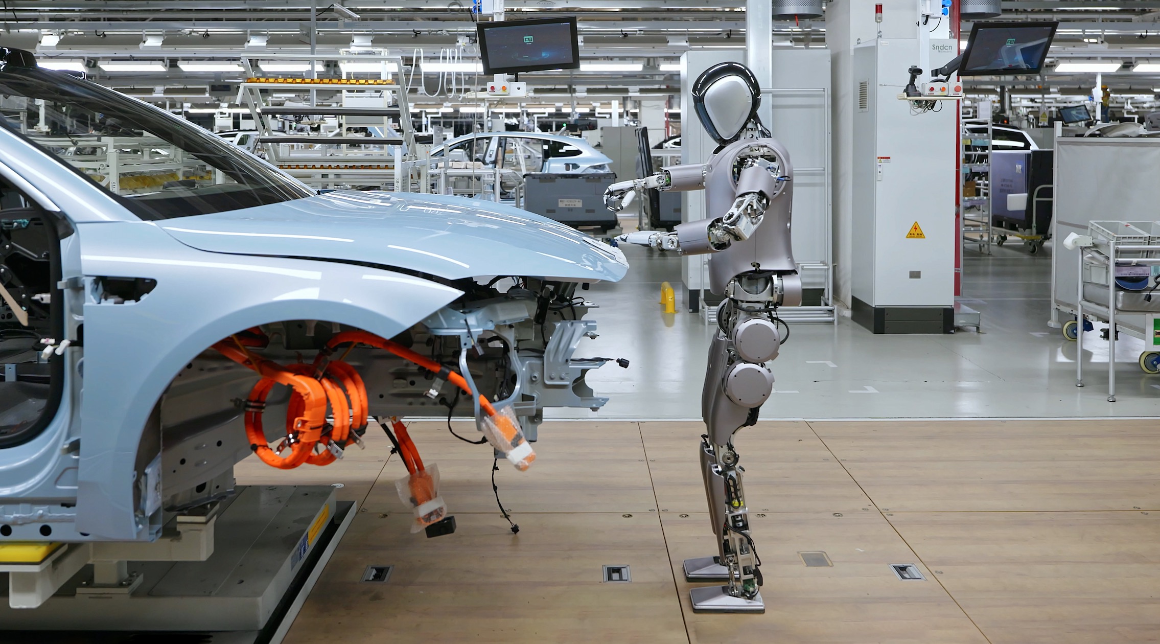 工业人形机器人已进工厂实景训练天奇股份收获2个涨停