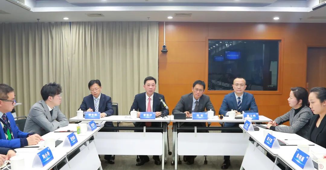 弘阳集团董事长曾焕沙作大会主旨报告会上,各产业集团总裁,集团财务