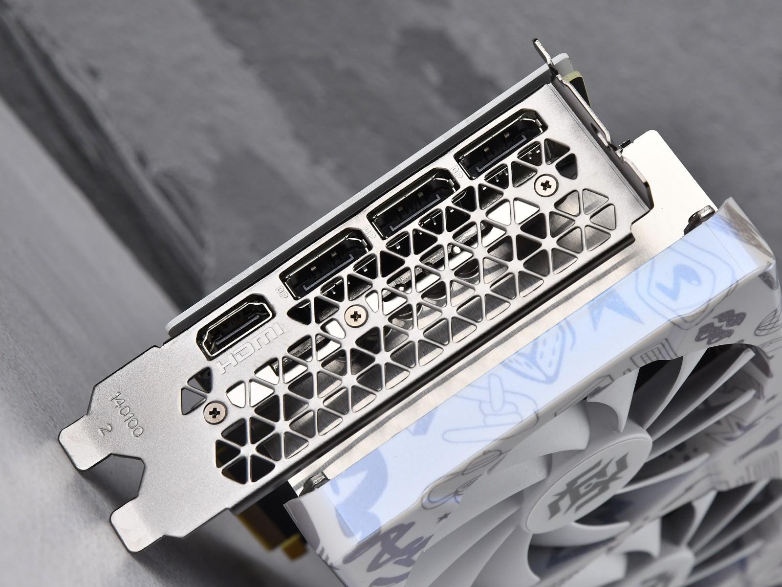 索泰rtx4070super欧泊白图赏颜值性能都能打