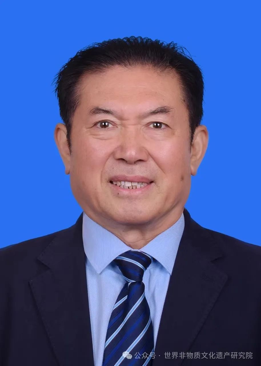 世界非物质文化遗产研究院副院长杨新民