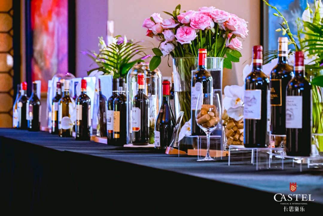 感受鎏金之夜卡思黛乐快闪酒吧即将亮相第110届成都春糖