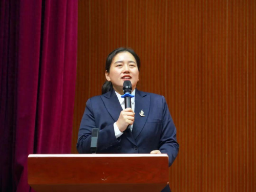 河北巨鹿中学校长吴明明在高三年级百日誓师大会上的讲话