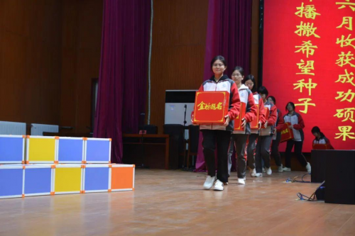 河北巨鹿中学校长吴明明在高三年级百日誓师大会上的讲话