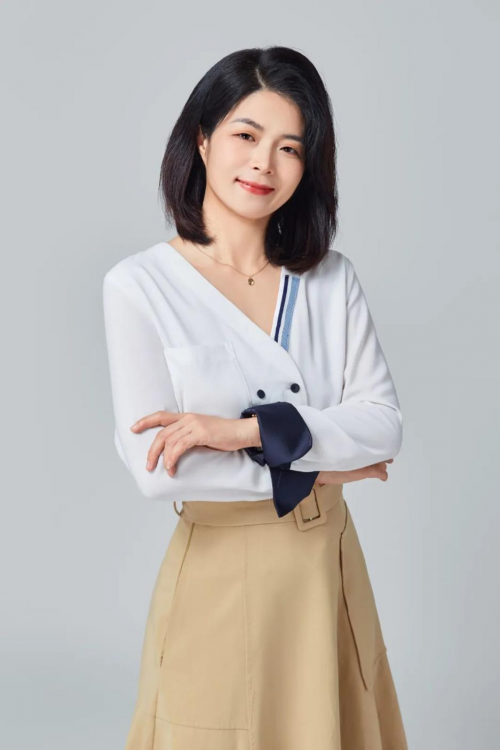 摆脱行业低谷迎接新的曙光马丽香的职业转型之旅