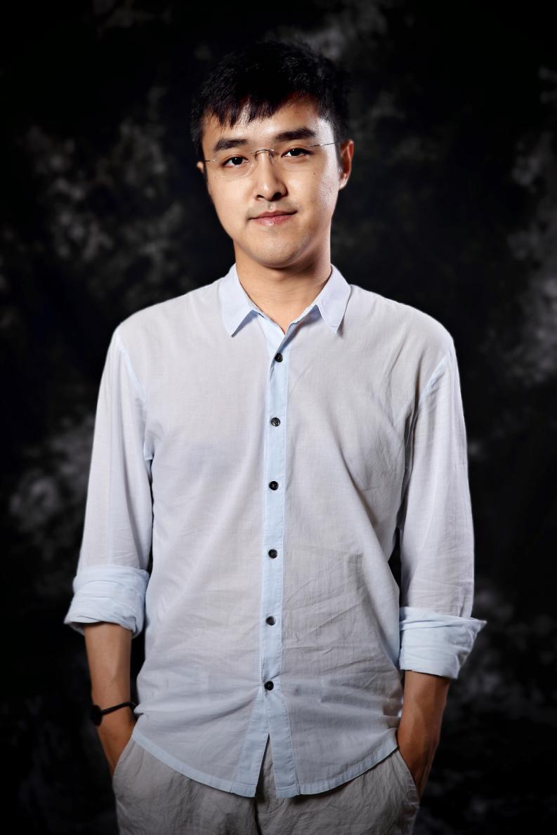 南京大学3同学后成同事1人差点被劝退玩游戏35岁登上富豪榜