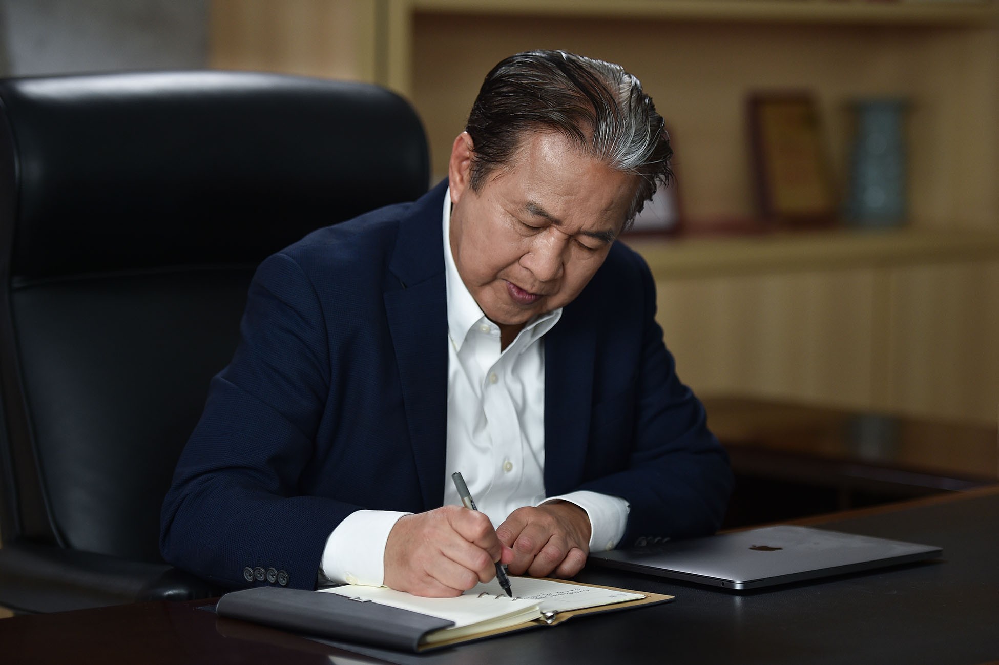 踏实技术创新实践杨建文引领伯恩光学快速发展