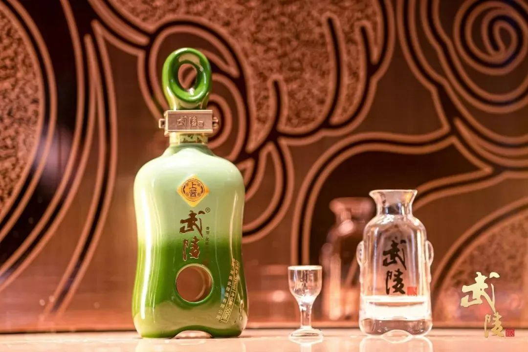 区域酒企如何突围千元价格带李渡武陵石花的toc启示录