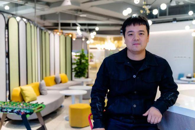 其他3位分别是蜜雪冰城的张红超,张红甫兄弟,2人