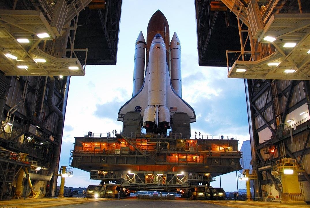 终极能源之鑫宏业光伏储能超导核聚变机器人高压快充