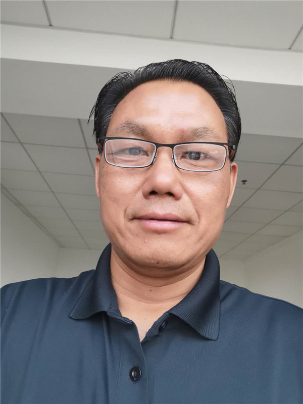 首页>创作中心>正文> 春鉴百花明夕坠霞随风问道暮光至尚勤翰径通阶度