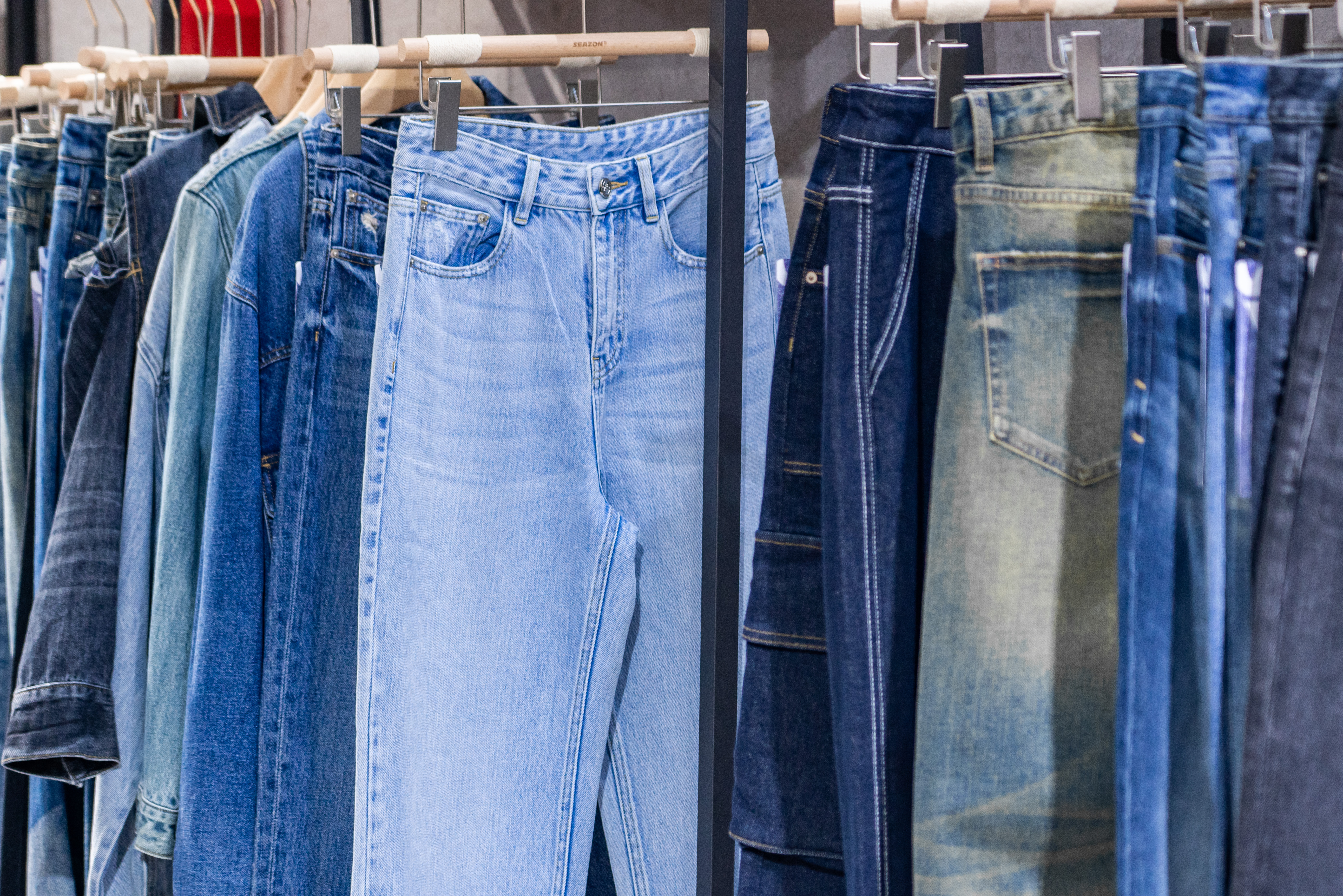 从一条牛仔裤说起shein如何在可持续领域颠覆时尚行业