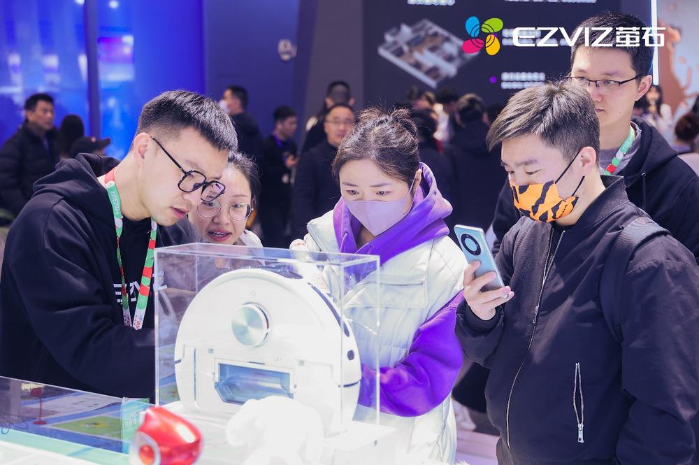 萤石携全线智能家居产品亮相awe打造更有ai的家