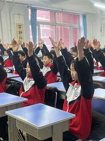 热辣滚烫逐梦想龙行龘龘启新程吉林江城中学开学第一天