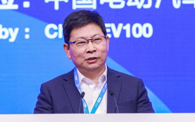 智驾排位赛开卷余承东呛声何小鹏比亚迪高管称不要黑手