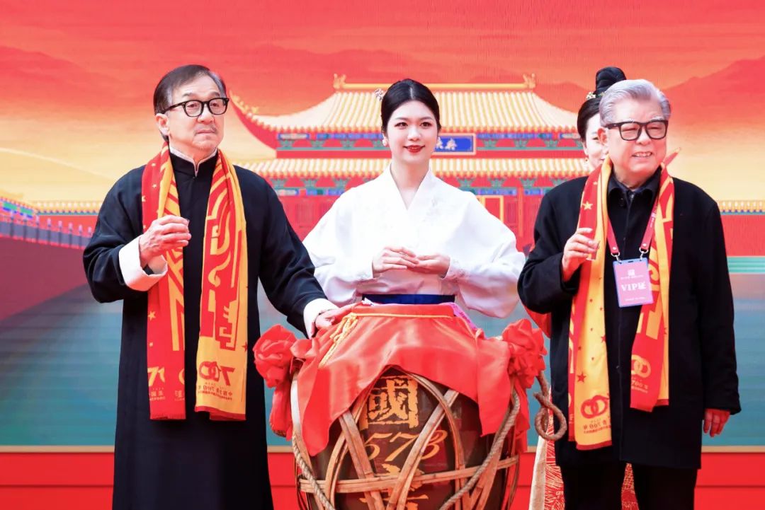 赓续中华文脉成龙与泸州老窖共同见证浓香700年