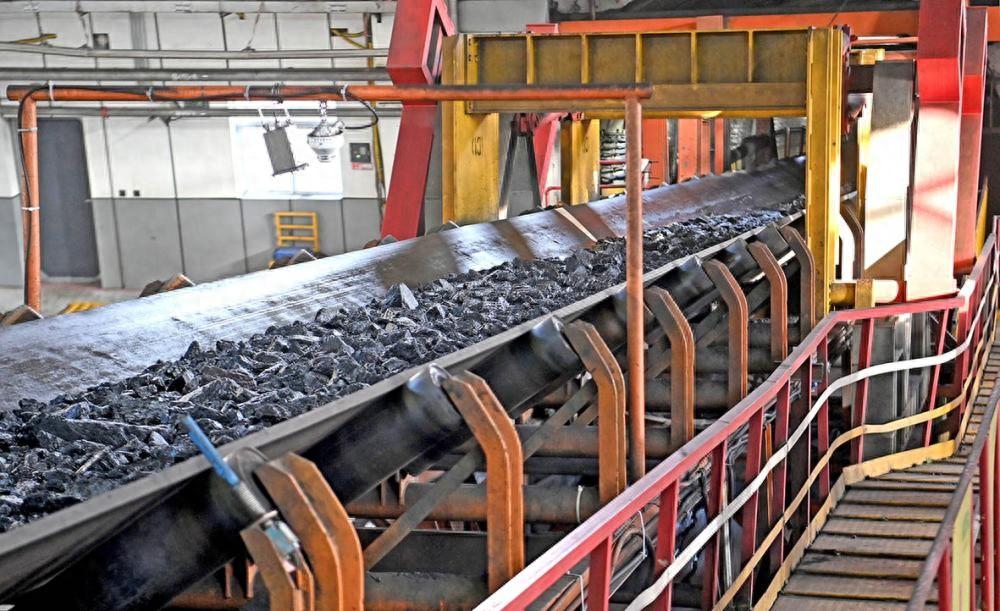 在去年已经突破了47亿吨的高位,今年各地的煤炭生产计划也会相对稳健