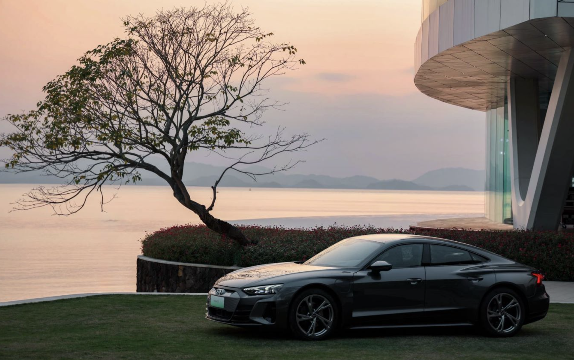 身秀于外慧显于内奥迪etrongt如何阐释新时代美学设计