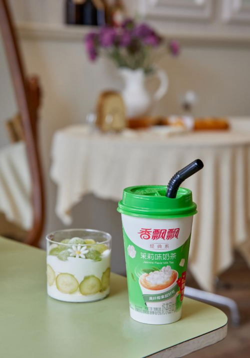 春日饮品必备香飘飘茉莉味奶茶你的春日游玩好搭子