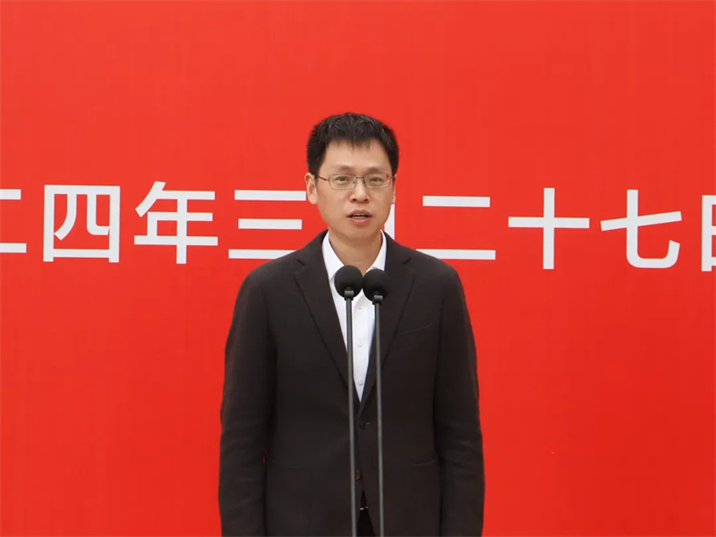 随后,张韶峰宣布双良绿电智能制氢装备项目开工.