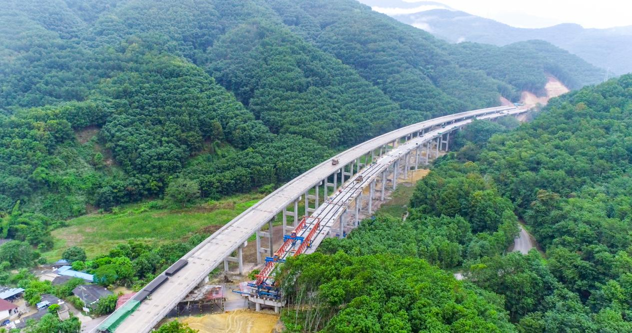 农发行勐腊县支行投放292亿元贷款积极助力沿边抵边强农惠农高速公路