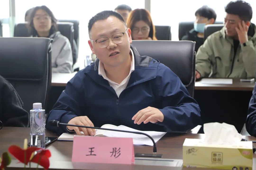 g60科创集团科创发展部总经理王彤随后向到场的师生详细介绍了企业命