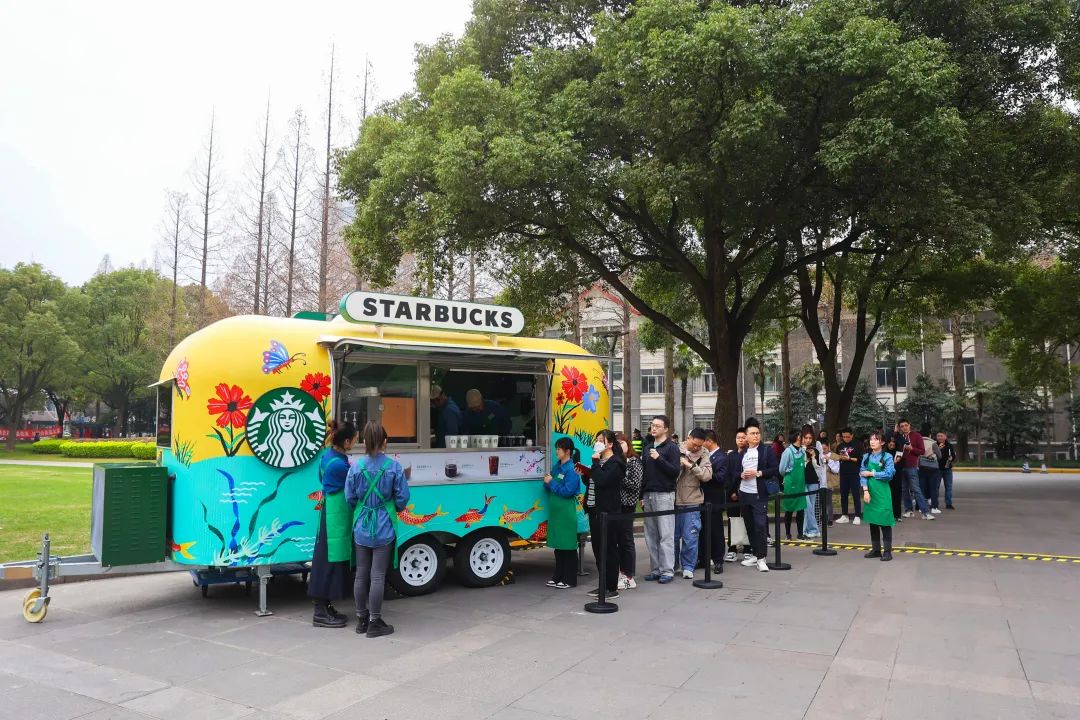 星巴克创始人舒尔茨今天的创新必须有颠覆性才能引领市场