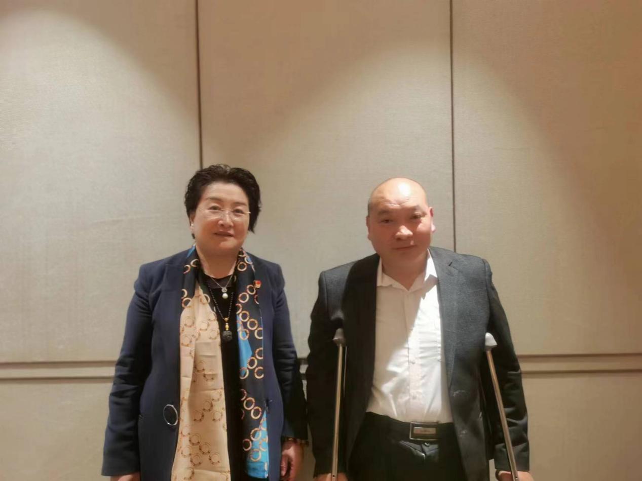 我们相信,东方赛富董事长从顾问身份深入对贵赐宝的了解无疑会加大