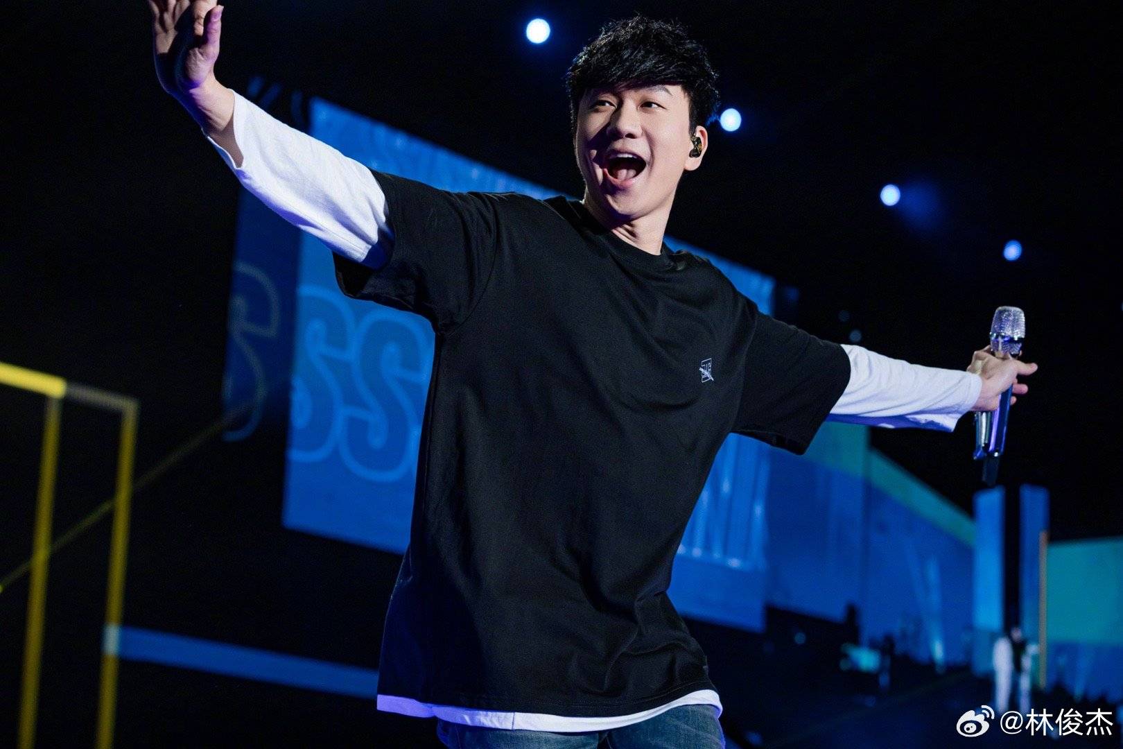 林俊杰一连两晚福州开唱累计近九万乐迷齐聚jj20