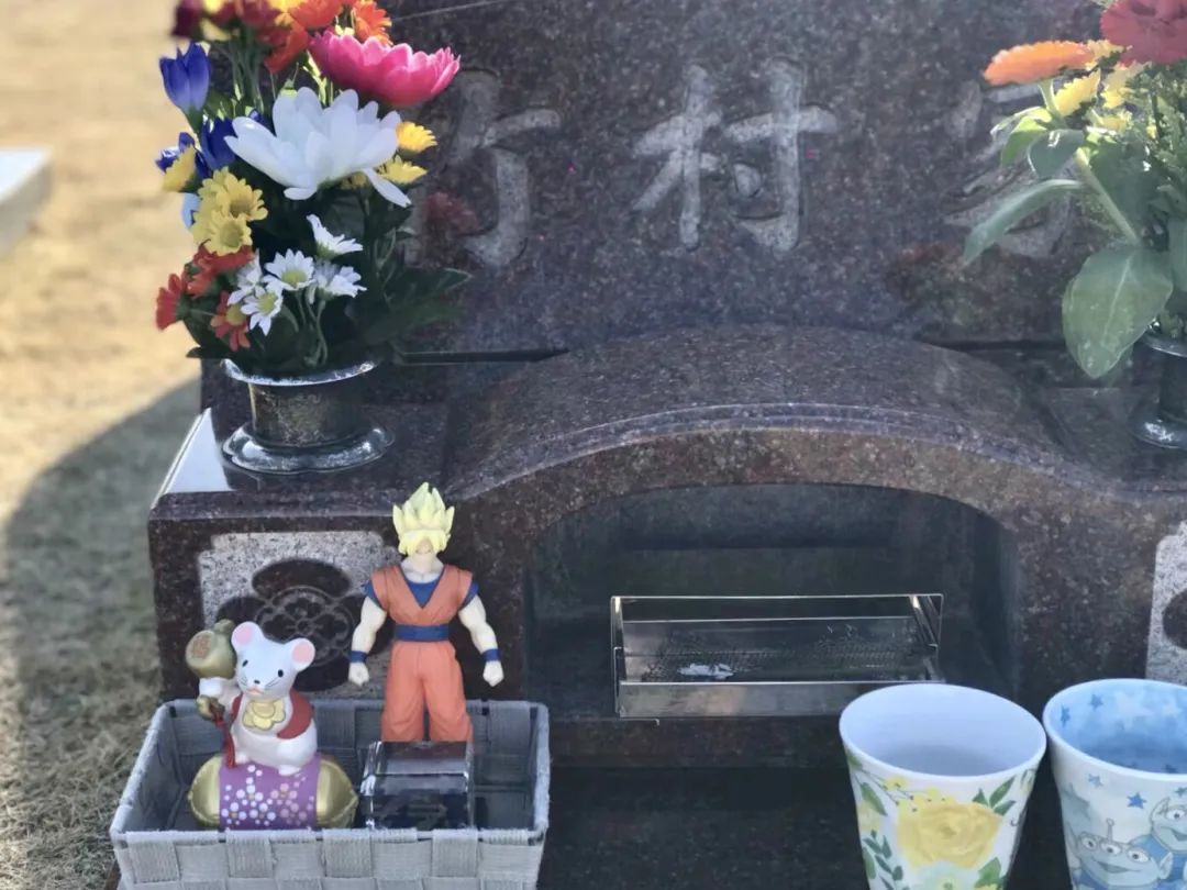 新一代丧葬人经历过死亡的人后悔没有早遇见他们