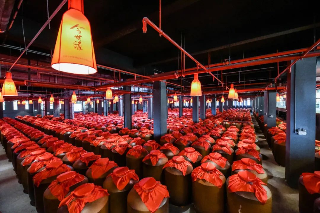 质造未来彰显担当今世缘酒业斩获苏商精英大会双料殊荣