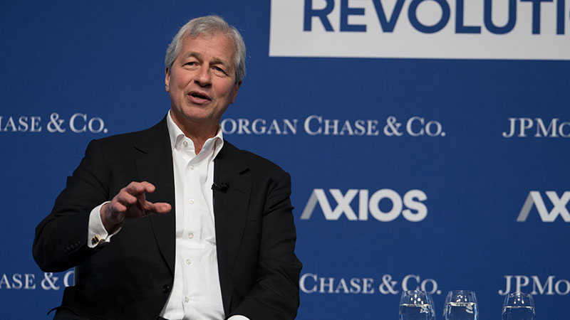 最后的站立者历尽磨难的杰米戴蒙如何炼成全球最佳银行家