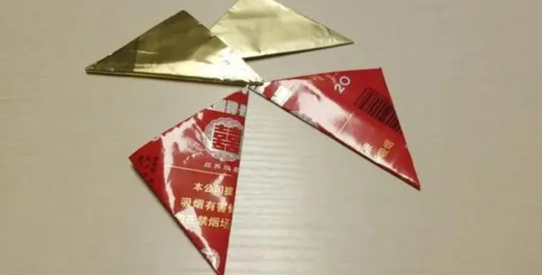 烟牌游戏有啥好焦虑的我们都玩过