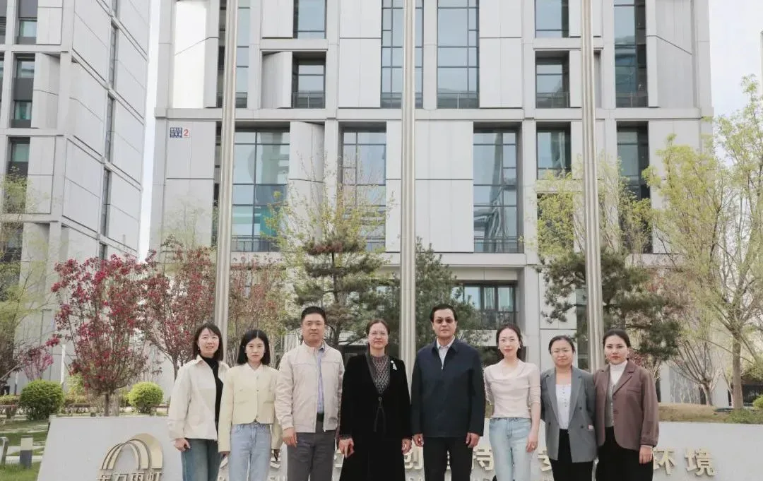 中国建筑材料联合会预拌砂浆分会王肇嘉理事长一行莅临东方雨虹参观