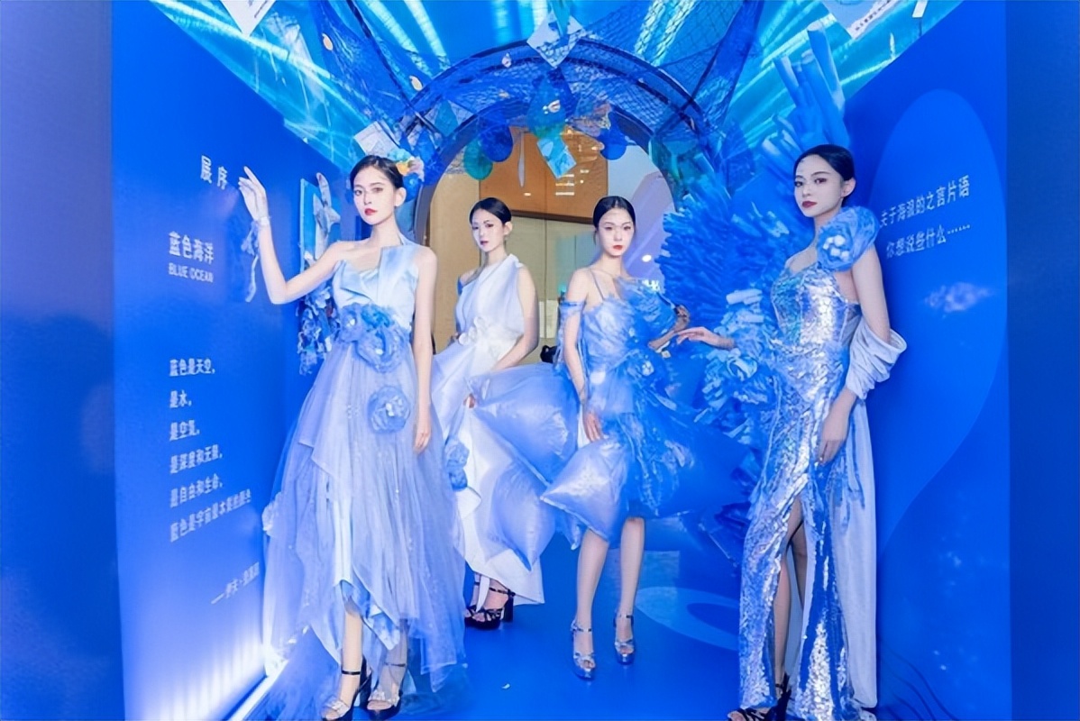 空间艺术,结合项目内同期呈现的巨型蓝鲸展陈,及小美人鱼海洋剧场等