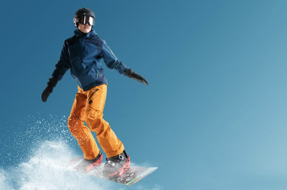 国产运动品牌的2023应对过气过剩成主旋律